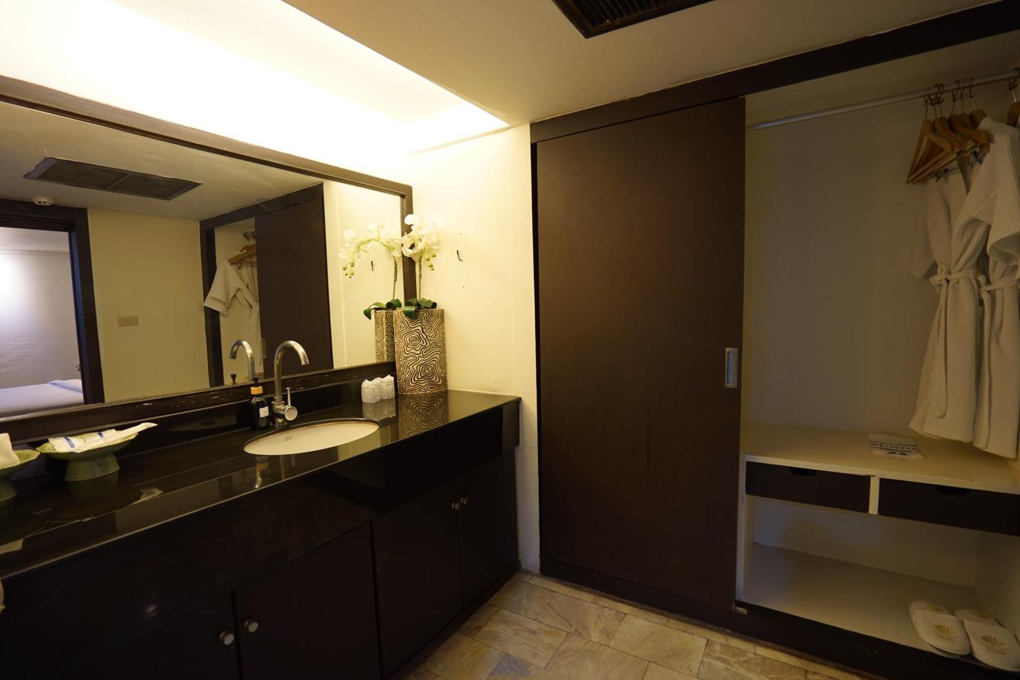 King Park Avenue Hotel Bangkok Exterior foto